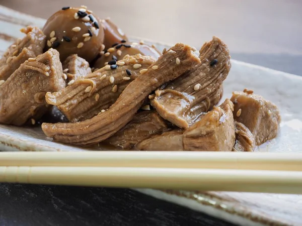  Asya gıda Domuz eti ve bıldırcın yumurtası soya sosu ve Bıldırcın yumurtası 