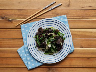 Asya gıda kızarmış ağaç kulak mantar ve sebze