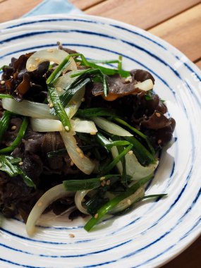 Asya gıda kızarmış ağaç kulak mantar ve sebze