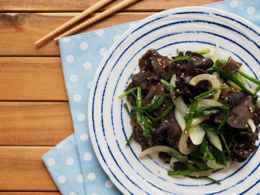 Asya gıda kızarmış ağaç kulak mantar ve sebze