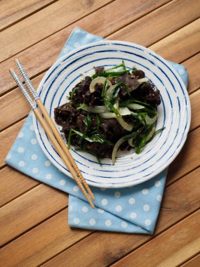 Asya gıda kızarmış ağaç kulak mantar ve sebze