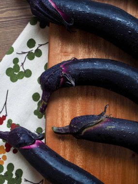 Kore taze organik sebze patlıcan