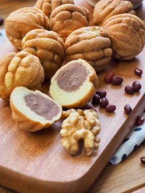 Kore gıda ceviz tatlılar ve yeşil çay