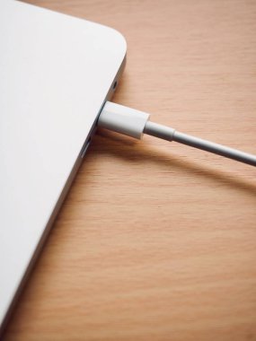 Laptop ve usb portu, bilgisayar aygıtı