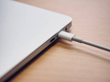 Laptop ve usb portu, bilgisayar aygıtı