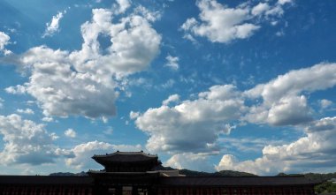 Kore geleneksel sarayı Gyeongbok Sarayı
