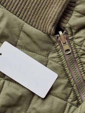 Khaki Güz Ceketi ve Giysi Etiketi