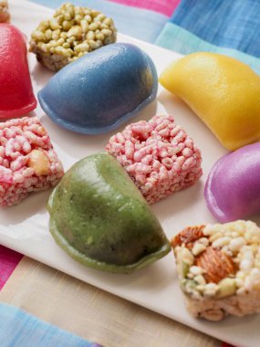 Kore yemeği Songpyeon, yarım ay şeklinde pirinç keki, Tatlı RicePuff, Chuseok yemeği.
