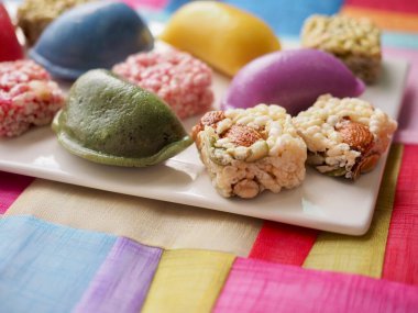 Kore yemeği Songpyeon, yarım ay şeklinde pirinç keki, Tatlı RicePuff, Chuseok yemeği.