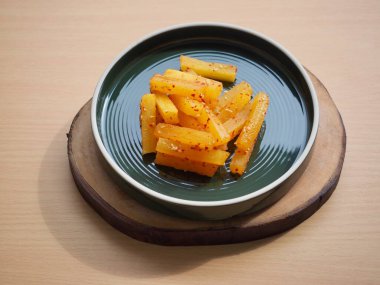 Asya mezesi, turp turşusu, meze.