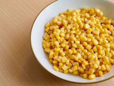 Seramik kasede tatlı mısır