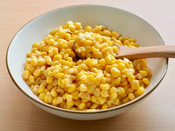 Słodka Kukurydza Ceramicznej Misce — Zdjęcie stockowe