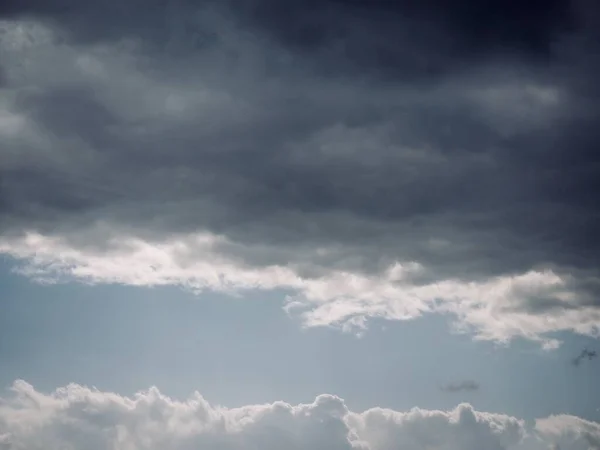 暗い雲と空の風景 — ストック写真