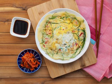 Kore usulü sebzeli krep ve Soya sosu, Pajeon.