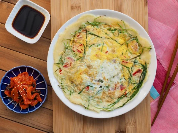 Kore usulü sebzeli krep ve Soya sosu, Pajeon.
