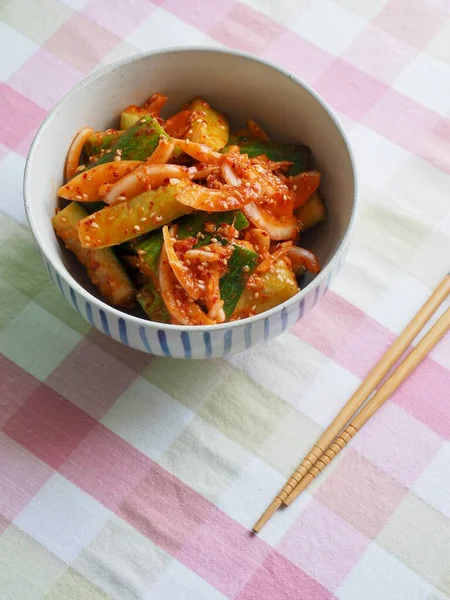 韩国菜黄瓜蔬菜 黄瓜沙拉和蔬菜 — 图库照片