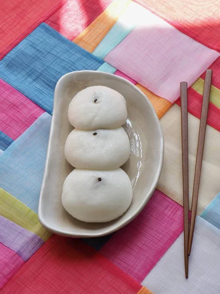 Korean food rice wine cake, gijeong tteok