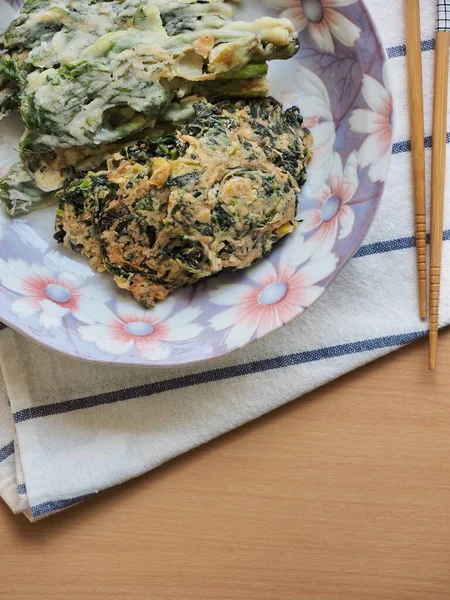 Kore geleneksel sebzeli krep, Araliaceae