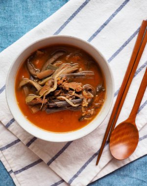 Geleneksel Kore yemeği Yukgaejang, Biftek çorbası.