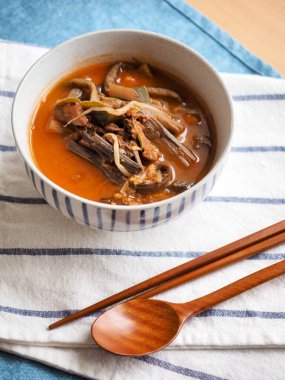 Geleneksel Kore yemeği Yukgaejang, Biftek çorbası.