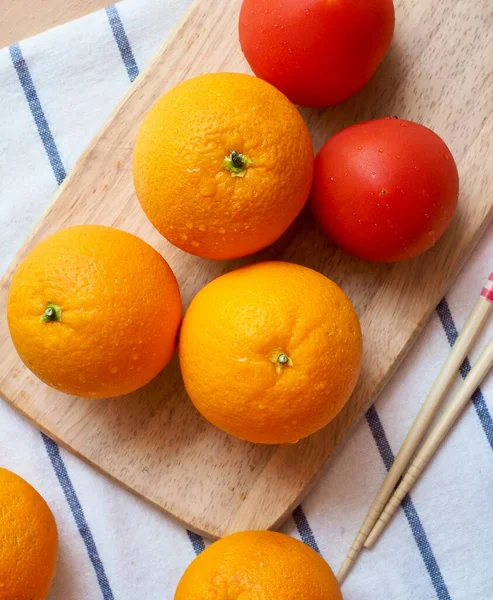 Frische Bio Früchte Orange Und Tomate — Stockfoto