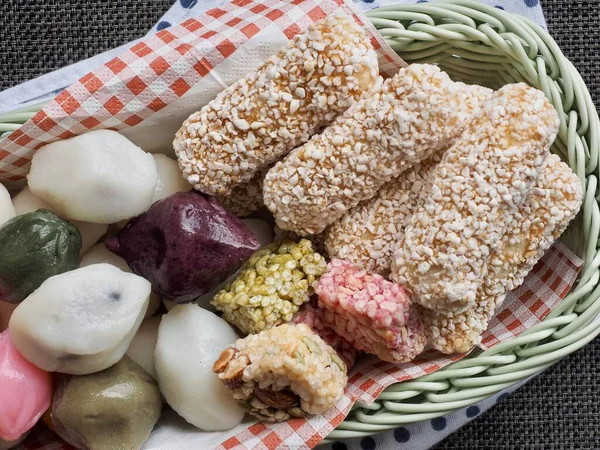 Koreanisches Essen Songpyeon Halbmondförmiger Reiskuchen Sweetricepuffs Snack — Stockfoto