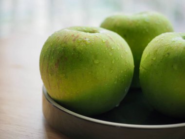 Taze organik meyve yeşili elma