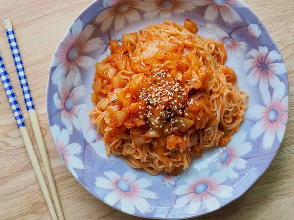 Mie Kimchi Bibim — Stok Foto