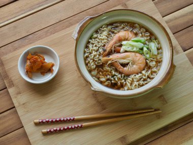 Asya Gıda Karidesi Udon, Erişte