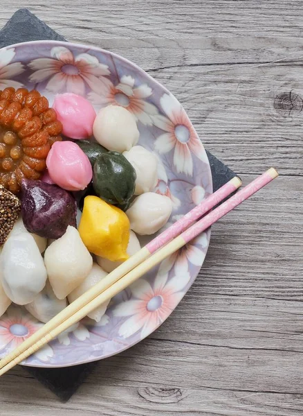 Koreańskie Jedzenie Songpyeon Pół Księżycowy Tort Ryżowy Sweetricepuffs Honey Cookie — Zdjęcie stockowe