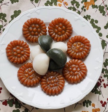 Kore yemekleri Songpyeon, bal dolgulu pirinç keki