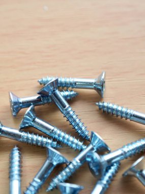 Gümüş vidalı ahşap tahta arka plan