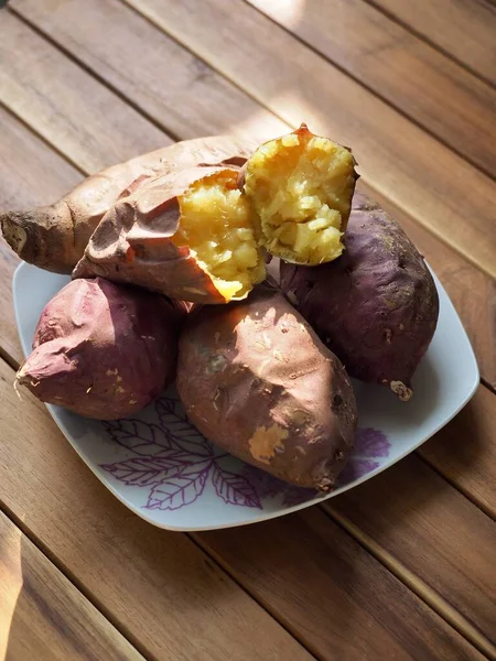 Cultivos Raíz Ecológicos Batatas Asadas —  Fotos de Stock