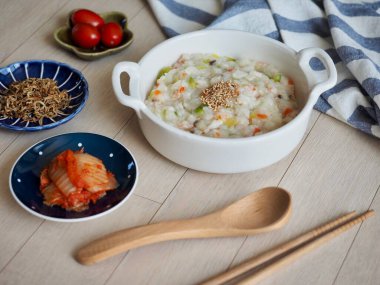 Kore geleneksel sebze lapası.