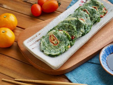 Kore yemeği, yosun, yeşil laver, köfte.