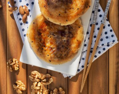 Asya yemeği Çin gözlemesi ve fındık