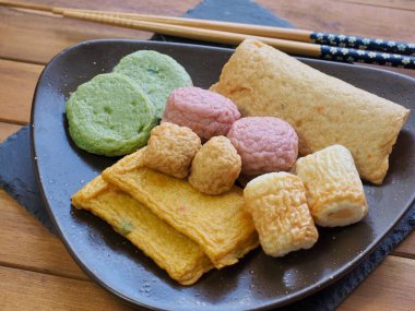 Asya yemeği balık keki, balık ezmesi, eomuk, odeng.