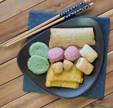 Asya yemeği balık keki, balık ezmesi, eomuk, odeng.