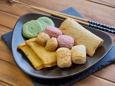 Asya yemeği balık keki, balık ezmesi, eomuk, odeng.