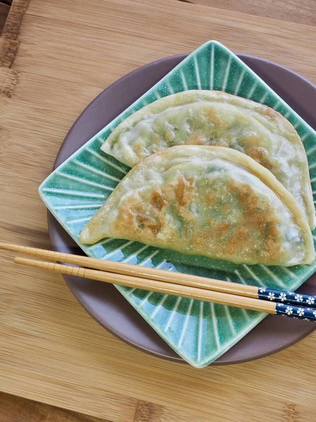 亚洲菜调味和 煎饺子 — 图库照片