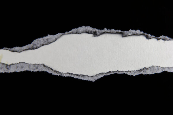 Листовая бумага, рваная бумага, используется в качестве фонового пространства для рекламного текста, дизайна, пустой текстовой области

