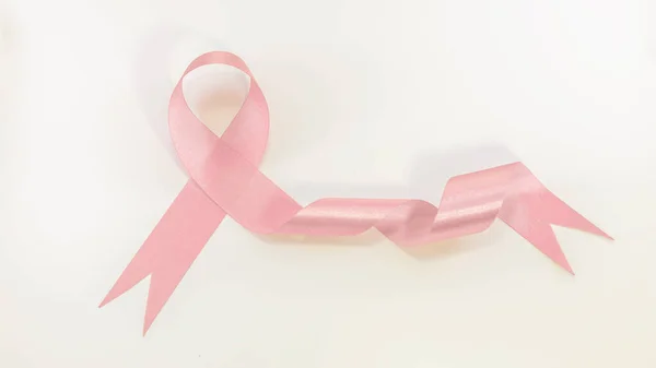Zbliżenie Różowej Wstążki Rak Piersi Koncepcja Białym Tle — Zdjęcie stockowe