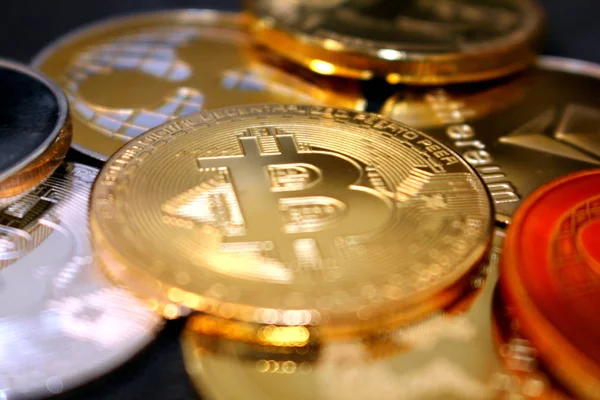 Bitcoin para amoung kripto diğer para - yaklaşan bir devrim