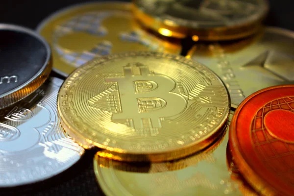 Bitcoin para amoung kripto diğer para - yaklaşan bir devrim