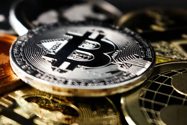 Bitcoin para amoung diğer kripto para birimleri - yaklaşan devrim - bitcoin amoung altcoins