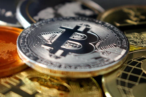 Bitcoin para amoung diğer kripto para birimleri - yaklaşan devrim - bitcoin amoung altcoins