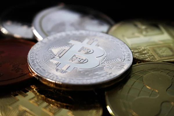 Bitcoin para amoung diğer kripto para birimleri - yaklaşan devrim - bitcoin amoung altcoins