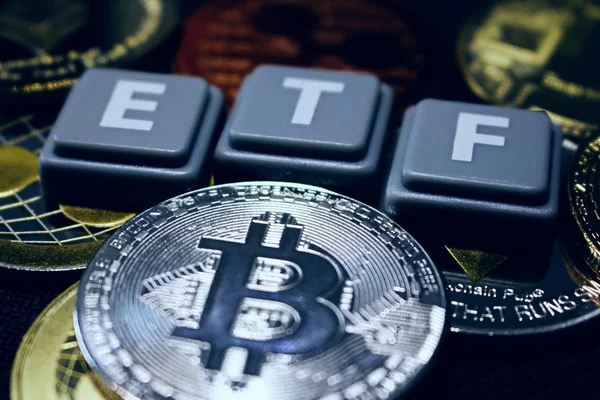 暗号 Etf - decentrailzed 将来に向かって次のステップ - bitcoin Etf ストック写真