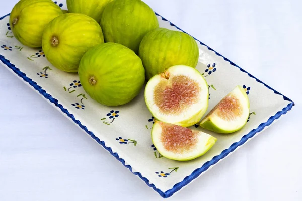 Open Green Figs Close Traditional Plate — Stok Foto