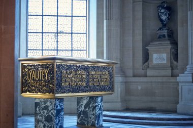 Lyautey kabirde Napoleon Paris Türbesi.